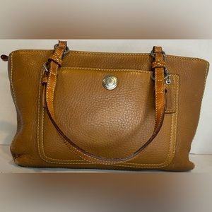 COACH 👜 Chelsea Pebbled Leather Tan Medium Shoulder Bag